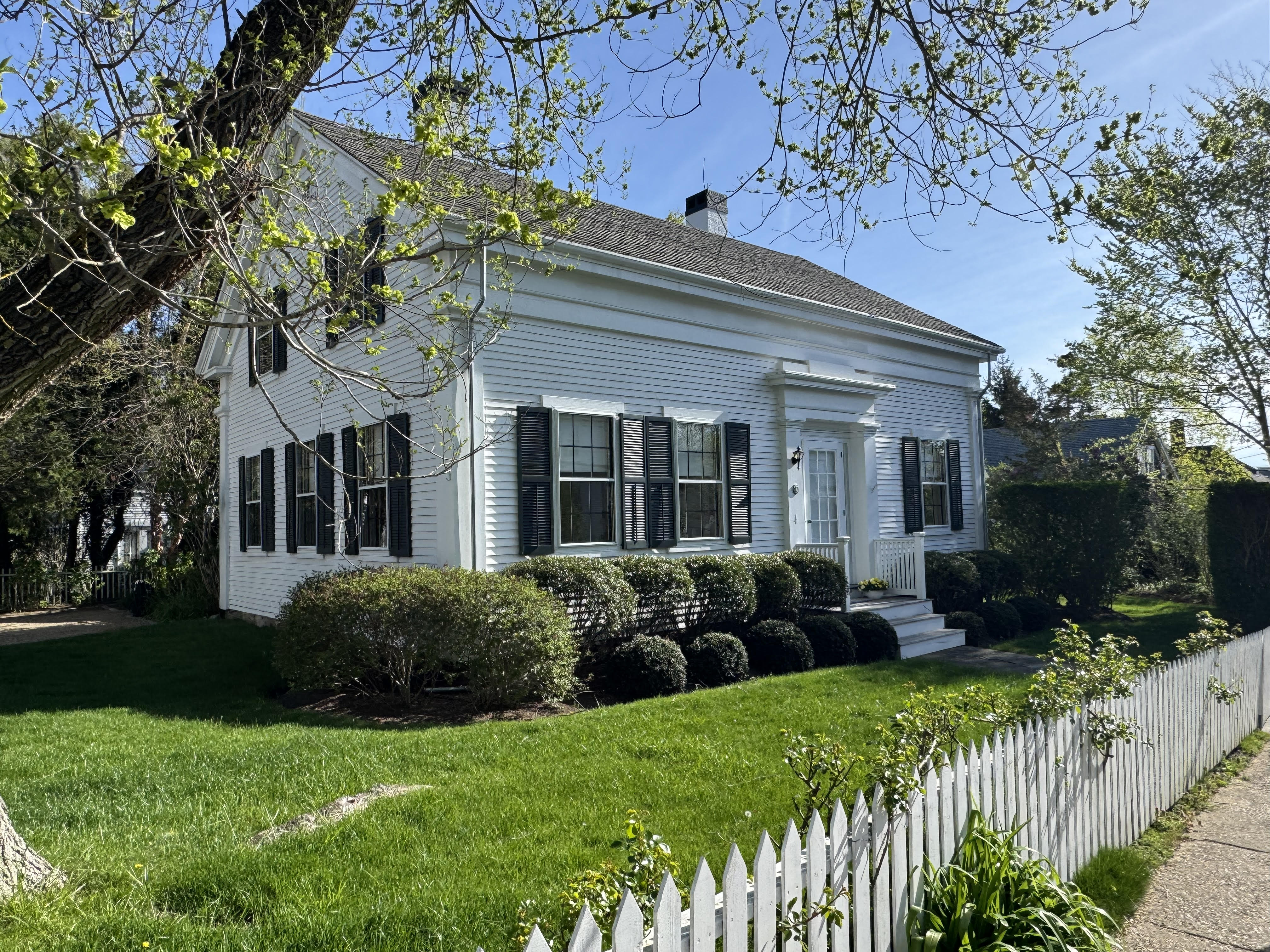 27 Spring Street Historic Marthas Vineyard home