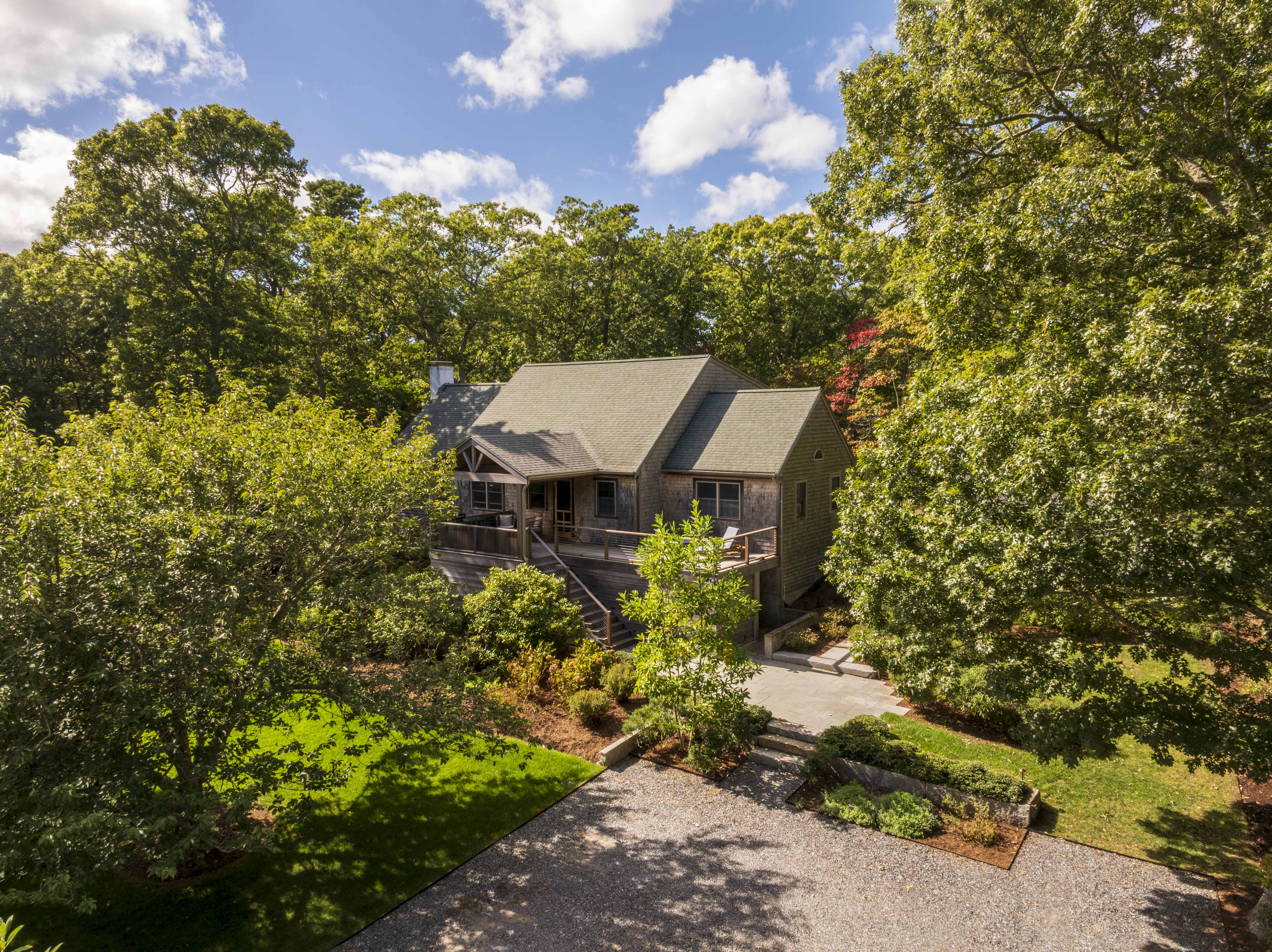 https://www.tealaneassociates.com/for-sale/81-leland-avenue-vineyard-haven