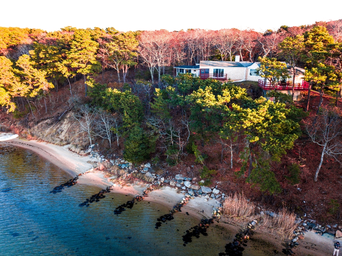 waterfront oak bluffs