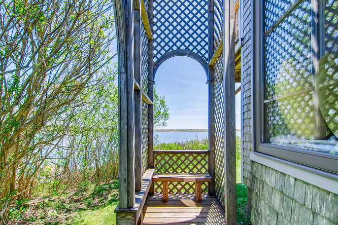 outdoor shower, waterview, stonewall pond, chilmark, marthas vineyard, tea lane associates