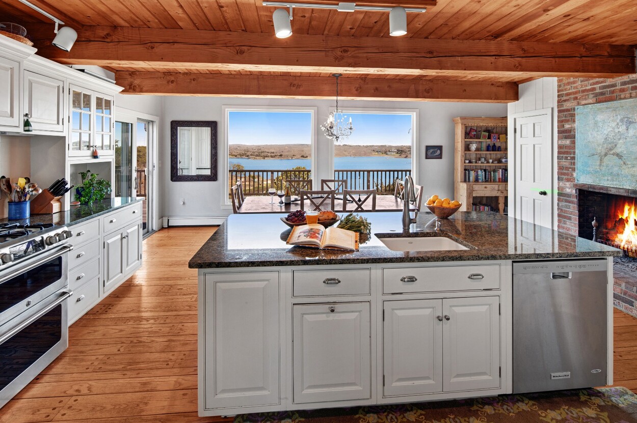 1 Clam Point Cove Road, Chilmark