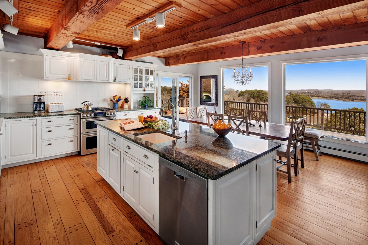 1 Clam Point Cove Road, Chilmark