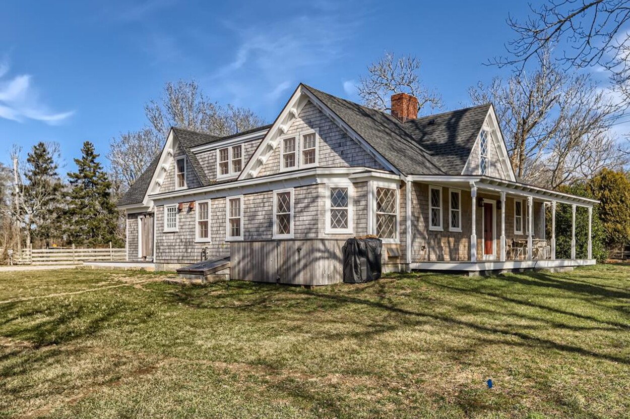 Near Bike Path West Tisbury 154859 4 bedrooms, 4 baths