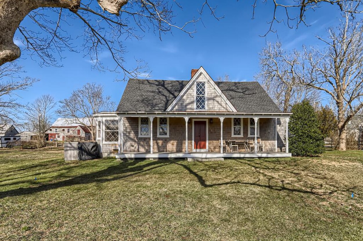 Near Bike Path West Tisbury 154859 4 bedrooms, 4 baths