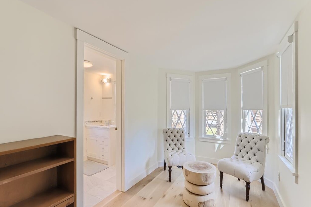 Near Bike Path West Tisbury 154859 4 bedrooms, 4 baths