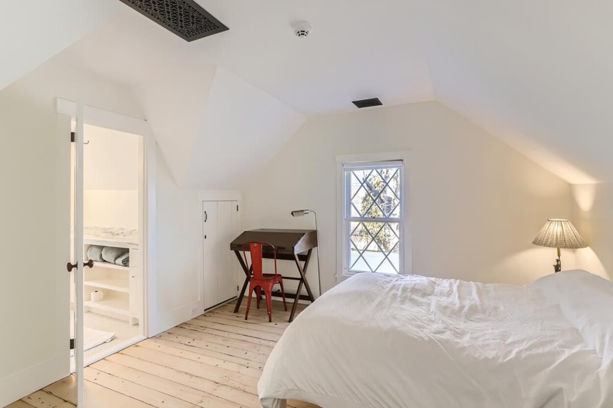 Near Bike Path West Tisbury 154859 4 bedrooms, 4 baths