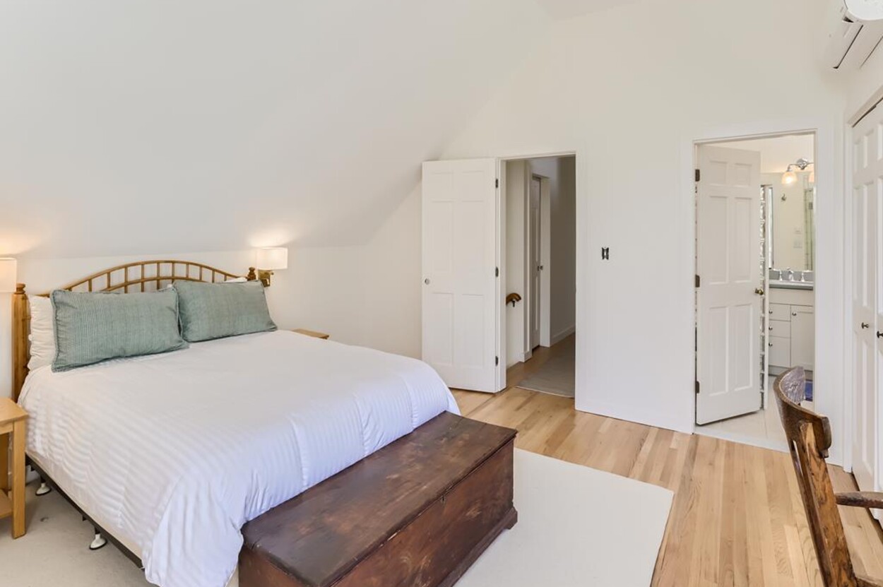 Near Bike Path West Tisbury 155607 4 bedrooms, 3 baths