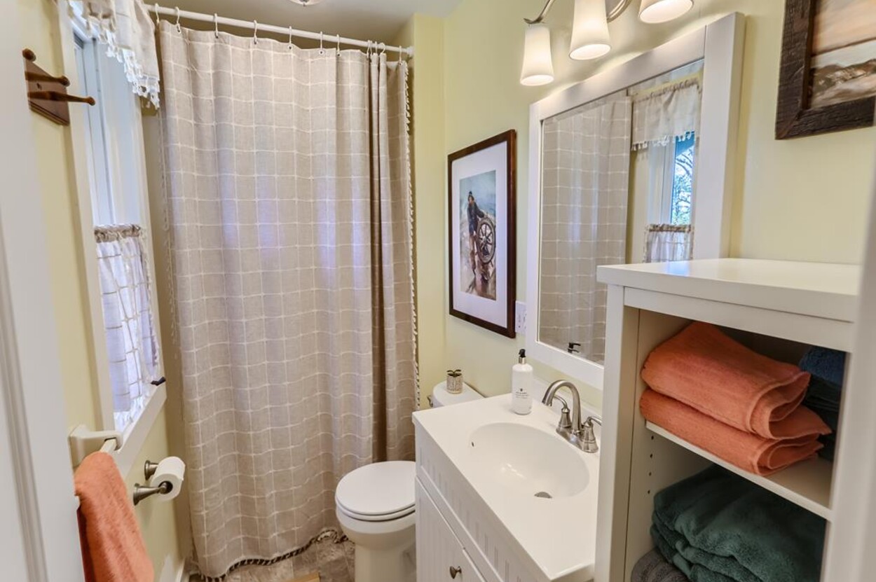 Near Bike Path West Tisbury 155607 4 bedrooms, 3 baths