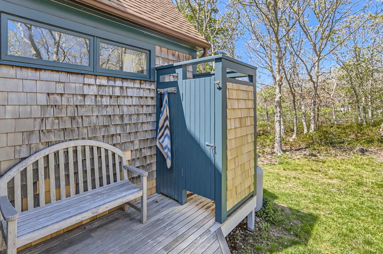 Near Bike Path West Tisbury 155607 4 bedrooms, 3 baths
