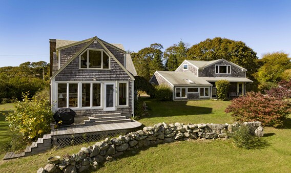 76 State Road, Chilmark