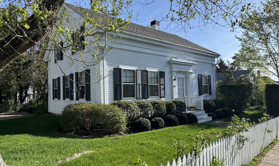 27 Spring Street Historic Marthas Vineyard home